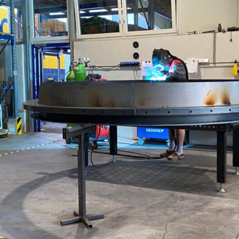 Flanges, steel parts and accessories